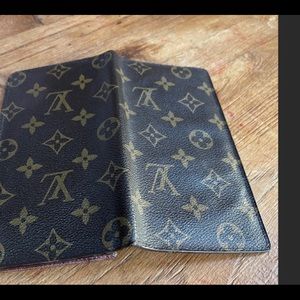 Credit card/ checkbook wallet dust bag and box included